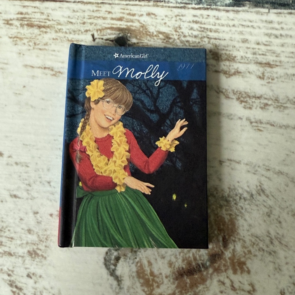 American Girl Doll Molly MINI 6” Doll Mini BOOK w NO Dust Jacket Only 2001